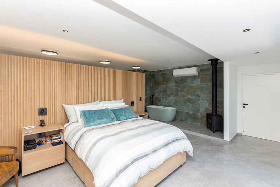 5 Bedroom Property for Sale in Mykonos Western Cape